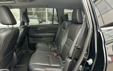 Honda Pilot III рестайлинг, 2017 год, 2 990 000 рублей, 17 фотография