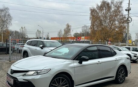 Toyota Camry, 2022 год, 3 799 000 рублей, 2 фотография