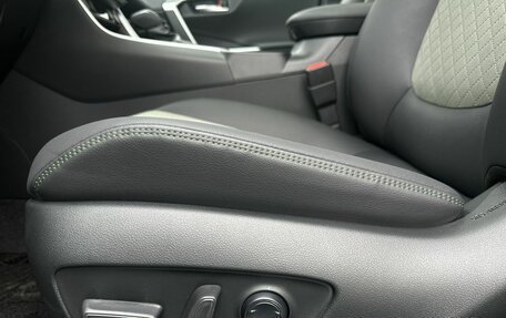 Toyota RAV4, 2025 год, 4 390 000 рублей, 18 фотография