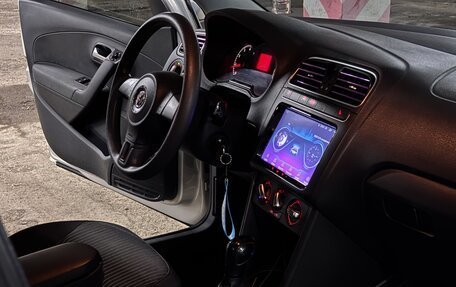 Volkswagen Polo VI (EU Market), 2011 год, 740 000 рублей, 13 фотография