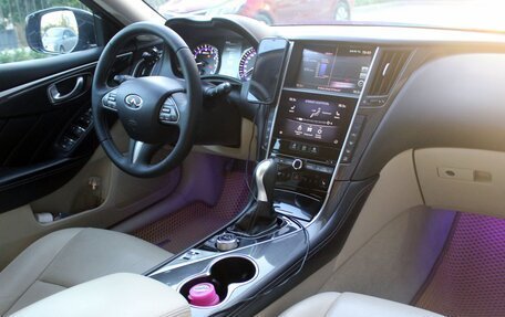 Infiniti Q50 I рестайлинг, 2016 год, 1 850 000 рублей, 15 фотография