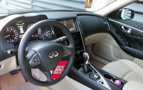 Infiniti Q50 I рестайлинг, 2016 год, 1 850 000 рублей, 14 фотография