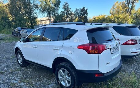 Toyota RAV4, 2014 год, 2 000 000 рублей, 4 фотография