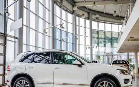 Volkswagen Touareg III, 2017 год, 4 048 000 рублей, 8 фотография