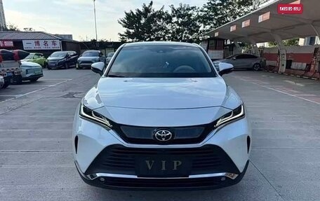 Toyota Harrier, 2024 год, 3 270 000 рублей, 2 фотография