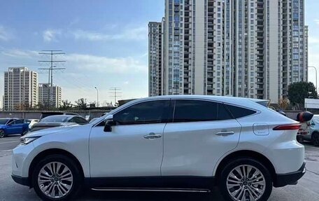 Toyota Harrier, 2024 год, 3 270 000 рублей, 4 фотография