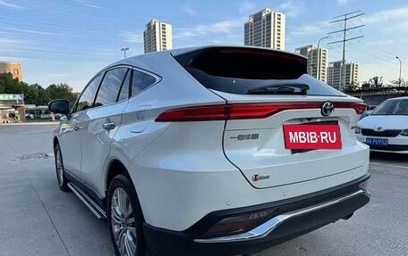 Toyota Harrier, 2024 год, 3 270 000 рублей, 5 фотография