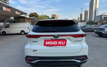 Toyota Harrier, 2024 год, 3 270 000 рублей, 6 фотография