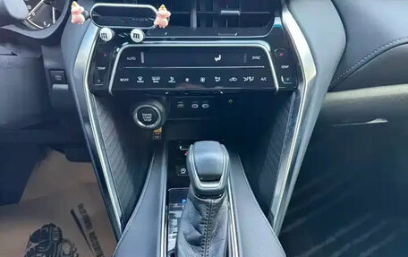 Toyota Harrier, 2024 год, 3 270 000 рублей, 11 фотография