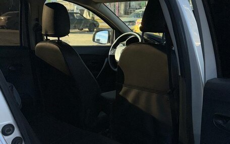 Renault Sandero II рестайлинг, 2018 год, 850 000 рублей, 24 фотография