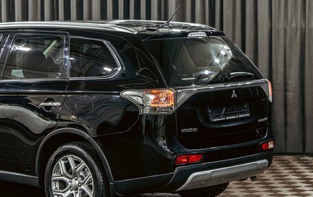 Mitsubishi Outlander III рестайлинг 3, 2014 год, 1 345 000 рублей, 10 фотография