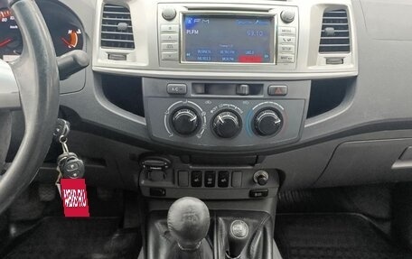 Toyota Hilux VII, 2013 год, 2 150 000 рублей, 11 фотография