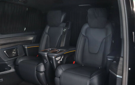 Mercedes-Benz V-Класс, 2024 год, 19 000 000 рублей, 10 фотография