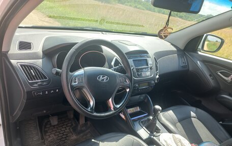 Hyundai ix35 I рестайлинг, 2011 год, 960 000 рублей, 5 фотография