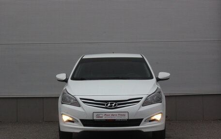 Hyundai Solaris II рестайлинг, 2015 год, 1 057 000 рублей, 3 фотография