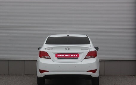 Hyundai Solaris II рестайлинг, 2015 год, 1 057 000 рублей, 4 фотография