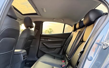 Mazda 3, 2022 год, 1 999 000 рублей, 23 фотография