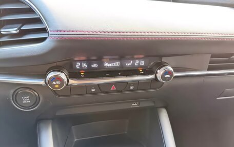 Mazda 3, 2022 год, 1 999 000 рублей, 21 фотография