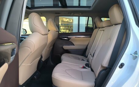 Toyota Highlander, 2025 год, 6 250 000 рублей, 3 фотография