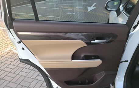 Toyota Highlander, 2025 год, 6 250 000 рублей, 27 фотография