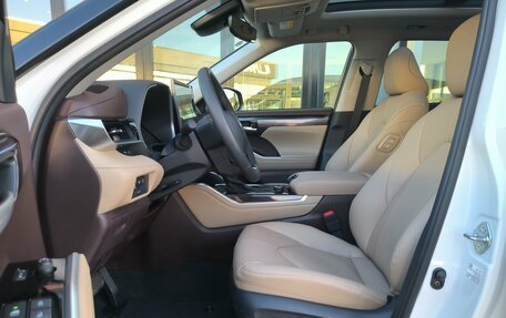 Toyota Highlander, 2025 год, 6 250 000 рублей, 25 фотография