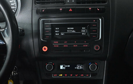 Volkswagen Polo VI (EU Market), 2017 год, 1 200 000 рублей, 13 фотография