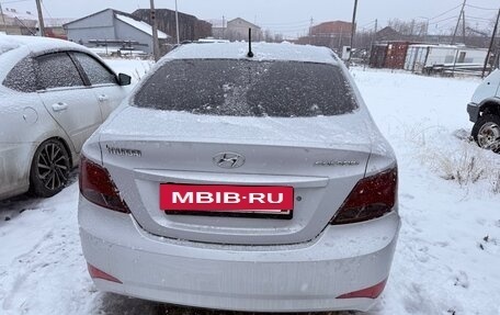 Hyundai Solaris II рестайлинг, 2015 год, 850 000 рублей, 5 фотография