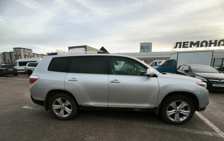 Toyota Highlander III, 2012 год, 1 700 000 рублей, 2 фотография