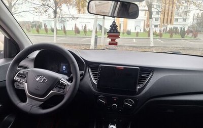 Hyundai Solaris II рестайлинг, 2018 год, 900 000 рублей, 1 фотография