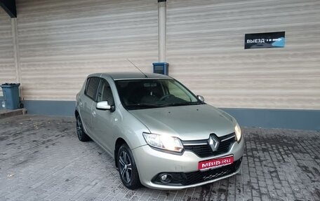Renault Sandero II рестайлинг, 2015 год, 650 000 рублей, 1 фотография