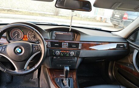 BMW 3 серия, 2011 год, 1 020 000 рублей, 17 фотография