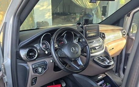 Mercedes-Benz V-Класс, 2019 год, 6 000 000 рублей, 4 фотография