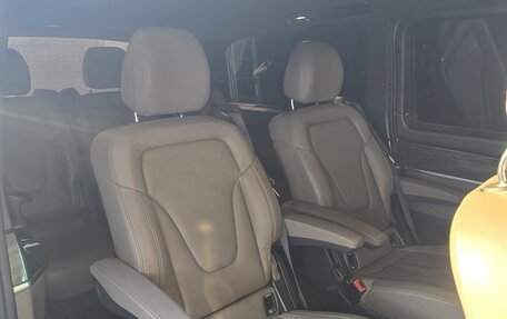 Mercedes-Benz V-Класс, 2019 год, 6 000 000 рублей, 9 фотография