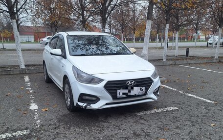 Hyundai Solaris II рестайлинг, 2018 год, 900 000 рублей, 2 фотография