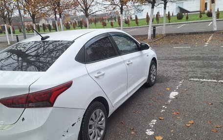 Hyundai Solaris II рестайлинг, 2018 год, 900 000 рублей, 5 фотография