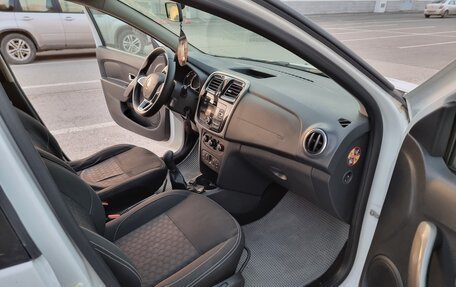 Renault Logan II, 2020 год, 685 000 рублей, 20 фотография