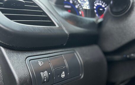 Hyundai Solaris II рестайлинг, 2015 год, 998 000 рублей, 14 фотография