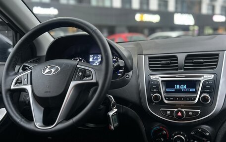Hyundai Solaris II рестайлинг, 2015 год, 998 000 рублей, 17 фотография