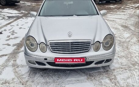 Mercedes-Benz E-Класс, 2003 год, 1 фотография