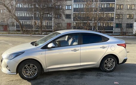 Hyundai Solaris II рестайлинг, 2021 год, 1 500 000 рублей, 5 фотография