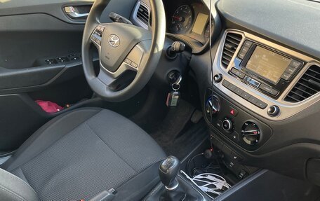 Hyundai Solaris II рестайлинг, 2021 год, 1 500 000 рублей, 8 фотография