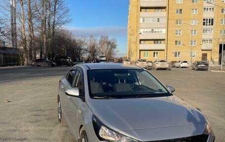 Hyundai Solaris II рестайлинг, 2021 год, 1 500 000 рублей, 3 фотография