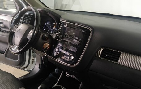 Mitsubishi Outlander III рестайлинг 3, 2015 год, 1 515 000 рублей, 7 фотография