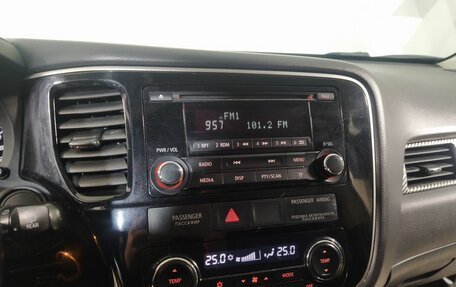 Mitsubishi Outlander III рестайлинг 3, 2015 год, 1 515 000 рублей, 14 фотография