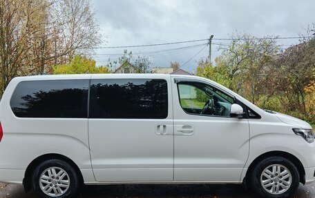 Hyundai H-1 II рестайлинг, 2021 год, 3 490 000 рублей, 21 фотография