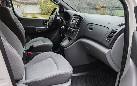 Hyundai H-1 II рестайлинг, 2021 год, 3 490 000 рублей, 14 фотография