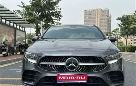 Mercedes-Benz A-Класс, 2022 год, 1 980 000 рублей, 2 фотография