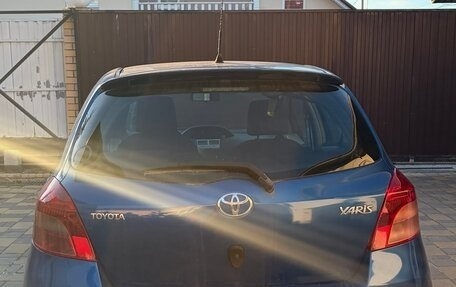 Toyota Yaris III рестайлинг, 2007 год, 550 000 рублей, 4 фотография