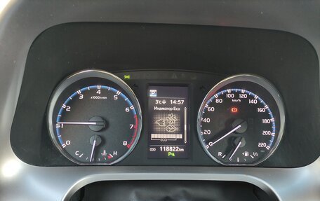 Toyota RAV4, 2018 год, 2 690 000 рублей, 9 фотография