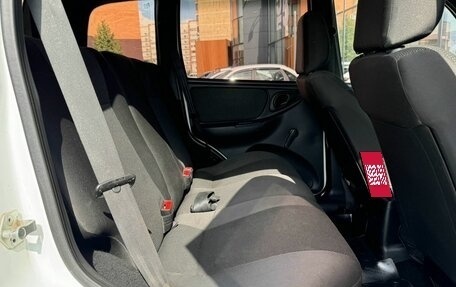 Chevrolet Niva I рестайлинг, 2015 год, 425 342 рублей, 14 фотография